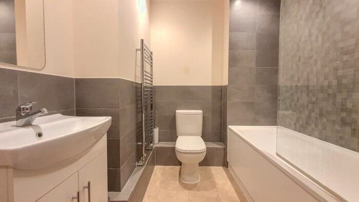 1 Bedroom Flat To Rent In Skyline House, Swingate. Stevenage, SG1