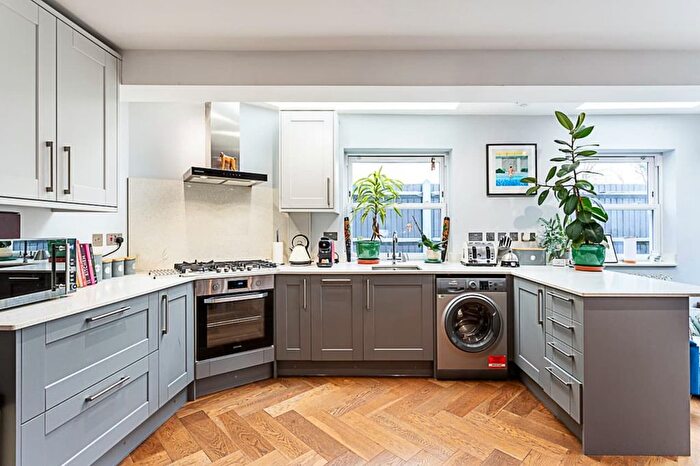 1 Bedroom Flat To Rent In A Robinson Road, London, SW17