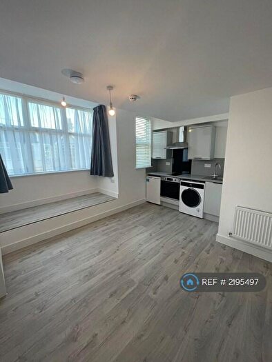 Studio To Rent In Winchester Road, London, N9