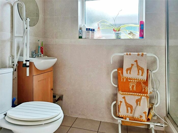 3 Bedroom Terraced House For Sale In Ridgeway Avenue, Gravesend, Kent, DA12