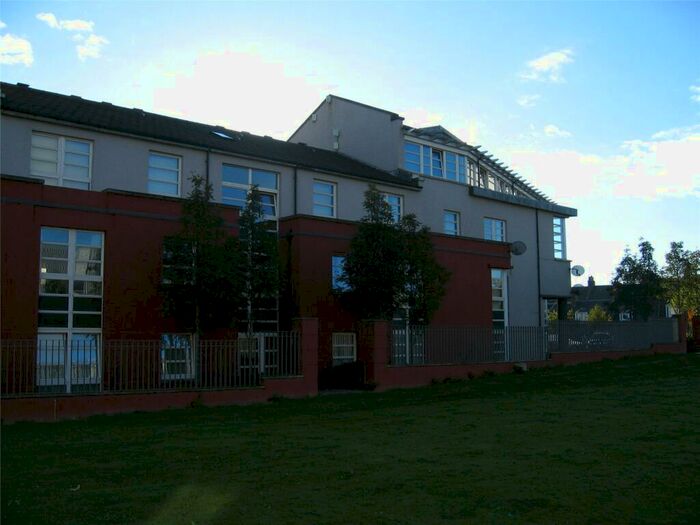 2 Bedroom Flat To Rent In Kittybrewster Square, Kittybrewster, Aberdeen, AB25