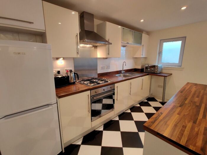 1 Bedroom Flat To Rent In Chandlers Court, Stirling Town, Stirling, FK8