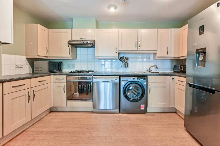 2 Bedroom Flat To Rent In Mildmay Park, Mildmay, London, N1