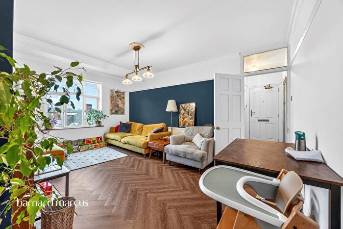 2 Bedroom Flat For Sale In Coombe Road, Croydon, CR0