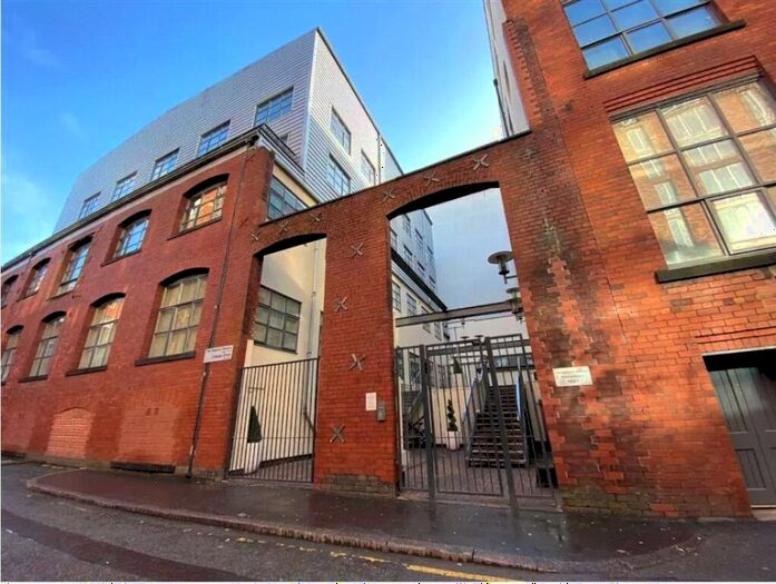 3 Bedroom Apartment To Rent In Tobacco Factory Phase, Ludgate Hill, Manchester City Centre, Manchester, M4