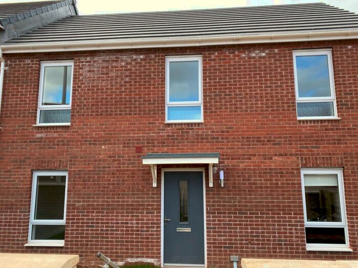 3 Bedroom Semi-Detached House To Rent In Bedroom Semi Detached House In Tithe Barn, Exeter, EX1