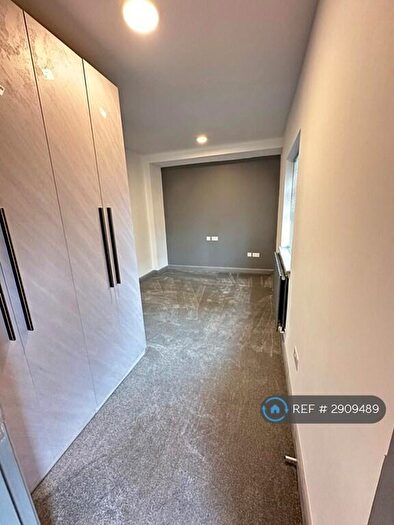 2 Bedroom Flat To Rent In Beddington Gardens, Wallington, SM6