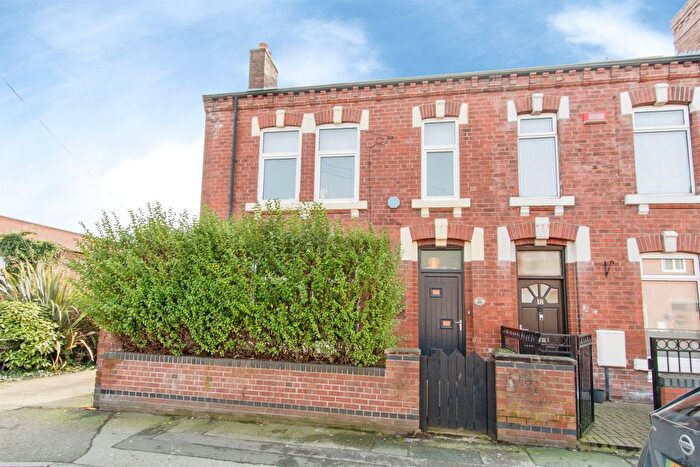 5 Bedroom End Of Terrace House For Sale In Smawthorne Lane, Castleford, WF10