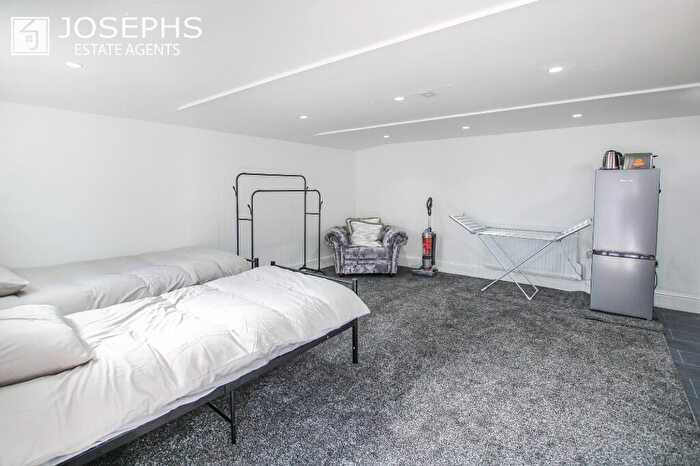 Studio To Rent In Newington Walk, Bolton, Greater Manchester, BL1