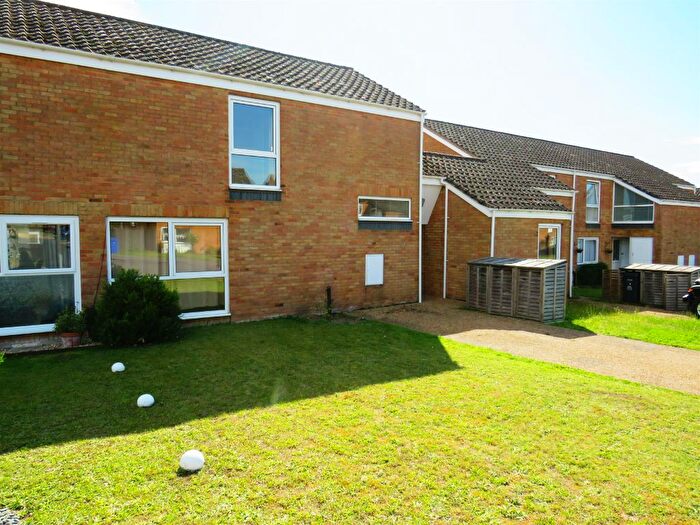 4 Bedroom Terraced House For Sale In Hawthorne Lane, Raf Lakenheath, Brandon, IP27