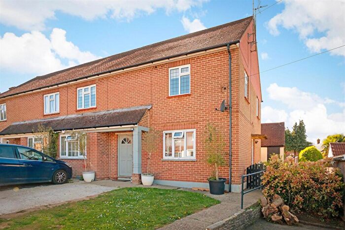 2 Bedroom Maisonette For Sale In Cranmer Close, Warlingham, CR6