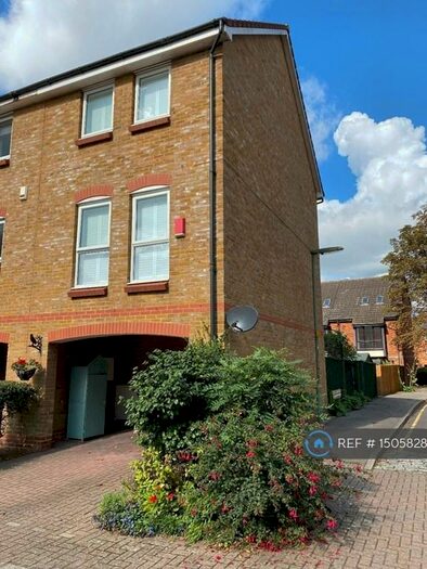 3 Bedroom Terraced House To Rent In Farriers Road, Epsom, KT17