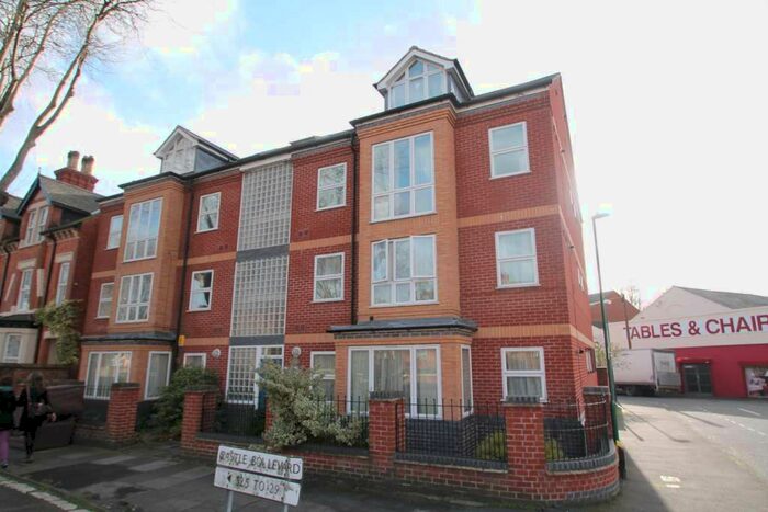 5 Bedroom Flat To Rent In Castle Boulevard, Lenton, England, NG7
