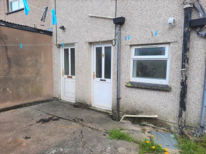 Flat To Rent In St. Mary Street, Risca, Newport, NP11