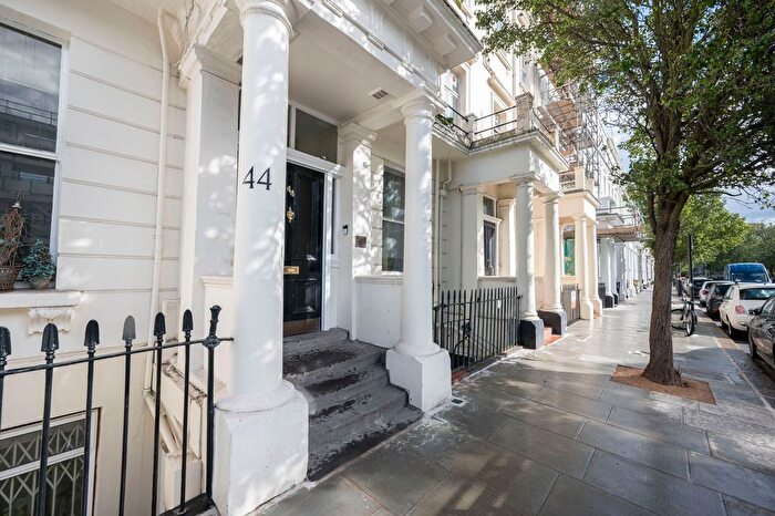 3 Bedroom Flat To Rent In Claverton Street, London, SW1V