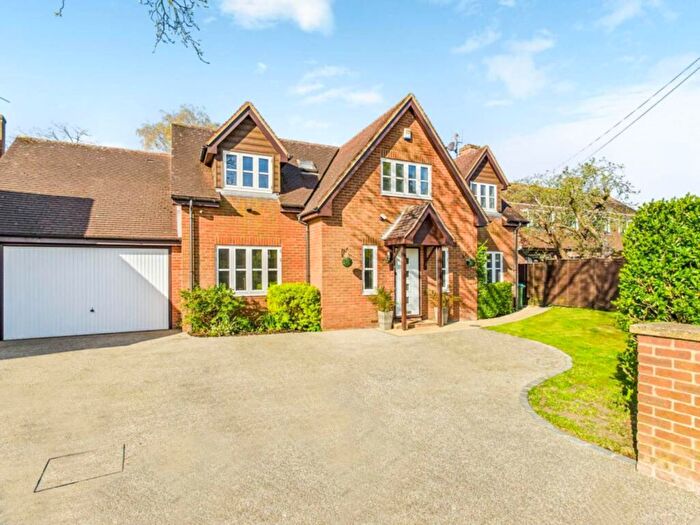 4 Bedroom Detached House For Sale In Model Row, Buckland, HP22