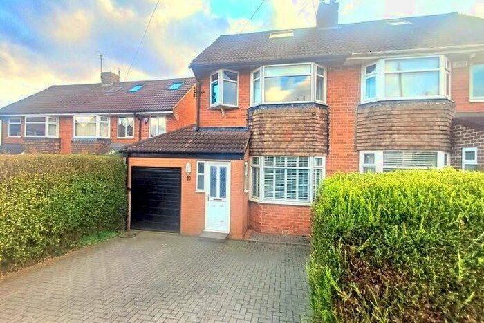 3 Bedroom Semi-Detached House To Rent In Oldfield Grove, Sheffield, S6