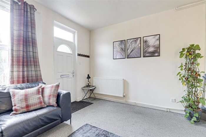 3 Bedroom End Of Terrace House For Sale In Eland Street, New Basford, Nottinghamshire, NG7
