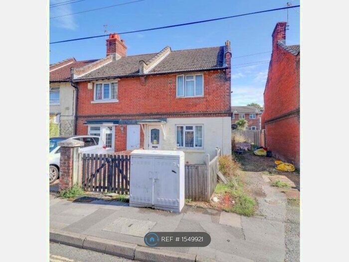 2 Bedroom End Of Terrace House To Rent In Victoria Road, Southampton, SO19