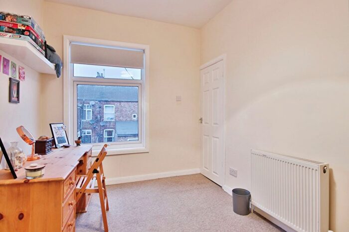 2 Bedroom End Of Terrace House For Sale In Thoresby Street, Hull, HU5