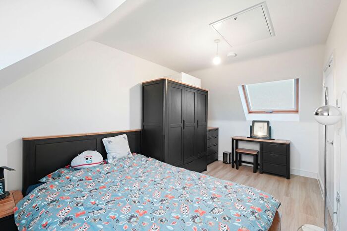 3 Bedroom End Of Terrace House For Sale In Handford Crescent, Shirley, B90