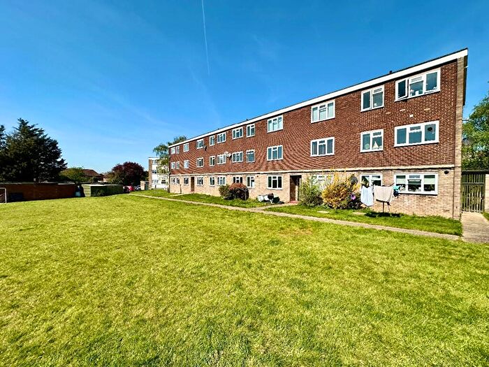 2 Bedroom Flat For Sale In Sackville Crescent, Romford, RM3
