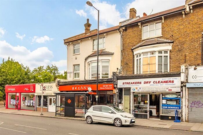 2 Bedroom Flat To Rent In Burnt Ash Hill, Lee, SE12