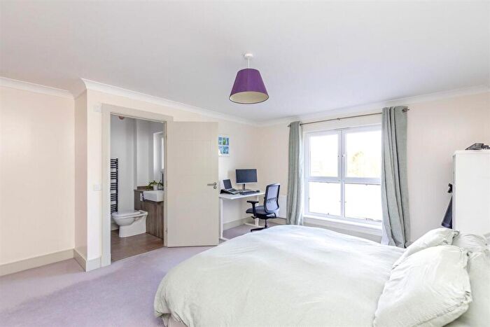 4 Bedroom Detached House For Sale In New Calder Mill Road, Mid Calder, EH54