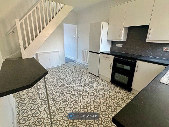 2 Bedroom End Of Terrace House To Rent In New Cross Road, Guildford, GU2