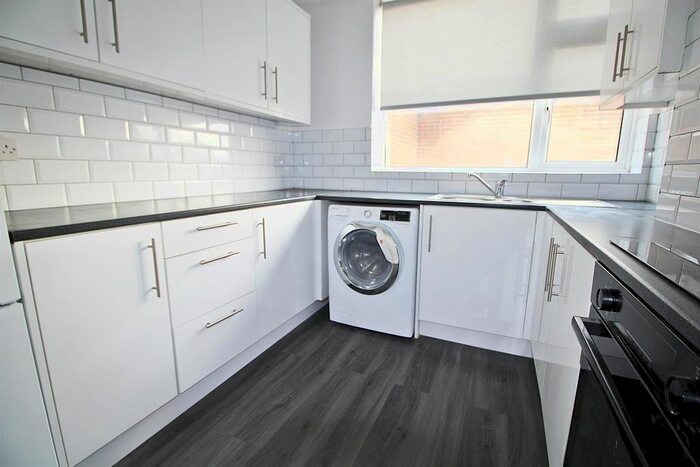 2 Bedroom Flat To Rent In Boreham Holt, Elstree, Borehamwood, WD6