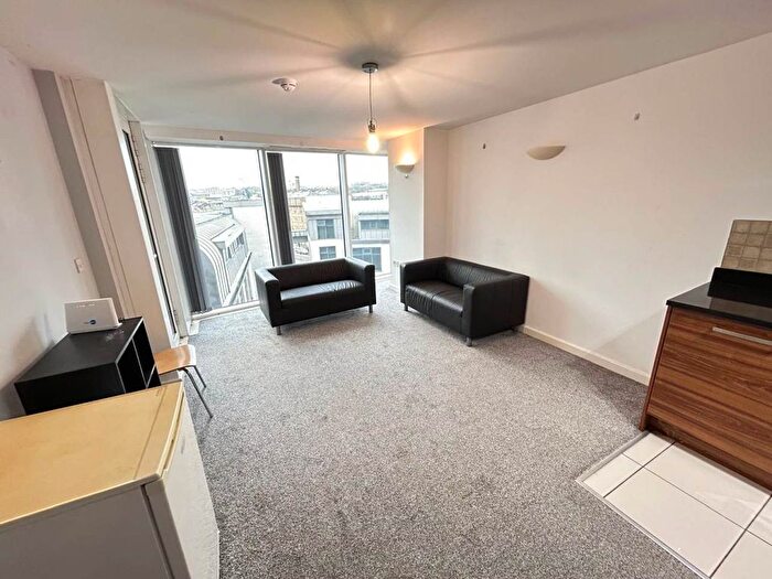 2 Bedroom Flat To Rent In The Gatehaus, Leeds Road, Little Germany, BD1