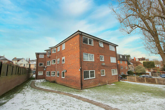 2 Bedroom Apartment To Rent In Woodlands Road, Redhill, RH1