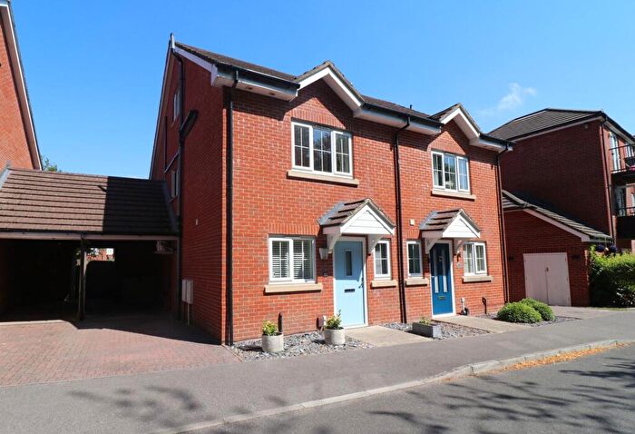 4 Bedroom Semi Detached House For Sale In Hindmarch Crescent, Hedge End, SO30
