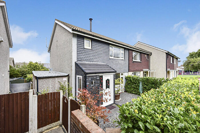 2 Bedroom Semi-Detached House For Sale In Hollis Close, Rotherham, S62