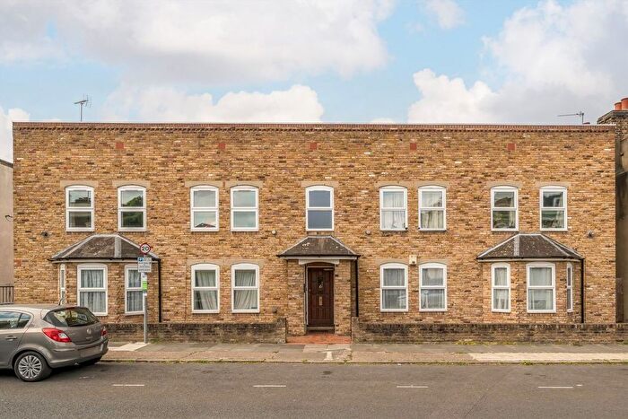 1 Bedroom Flat To Rent In Leathwell Road, Lewisham, SE8