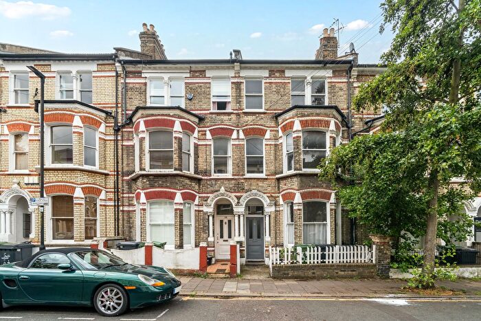 1 Bedroom Flat To Rent In Sandmere Road, London, SW4
