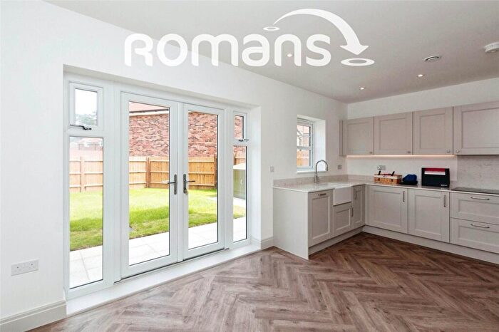 4 Bedroom Semi Detached House For Sale In Hayne Avenue, Fleet, Hampshire, GU51