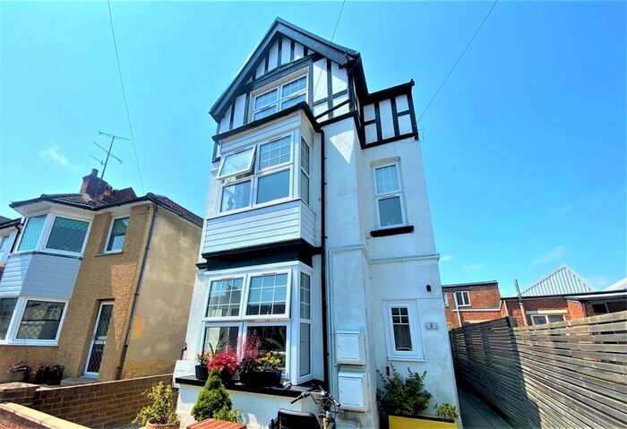 2 Bedroom Flat To Rent In Chandler Road, Bexhill-On-Sea, TN39