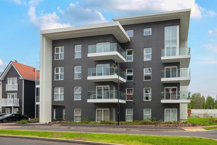 2 Bedroom Flat To Rent In Fairhaven Drive, Reading, RG2