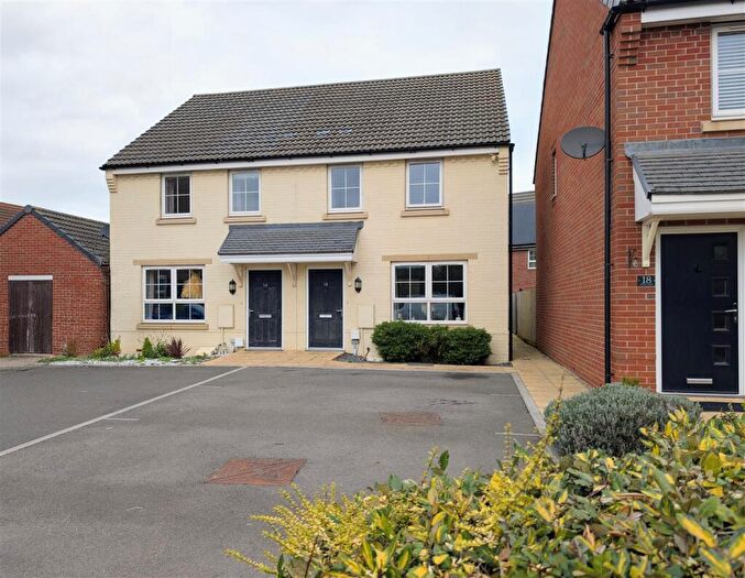 3 Bedroom Semi-Detached House For Sale In Hyatt Close, Longford, Gloucester, GL2