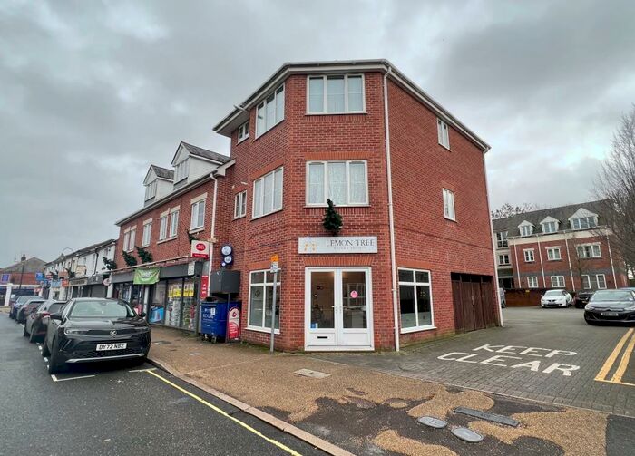 1 Bedroom Flat To Rent In Rumbridge Street, Totton, SO40