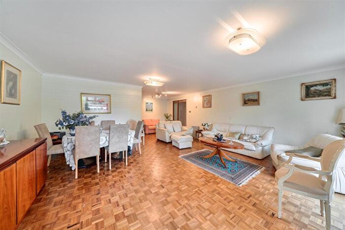 2 Bedroom Apartment For Sale In Stonegrove, Edgware, HA8