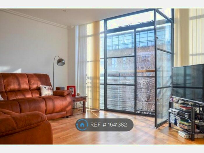 2 Bedroom Flat To Rent In Ferry Quays, Brentford, TW8