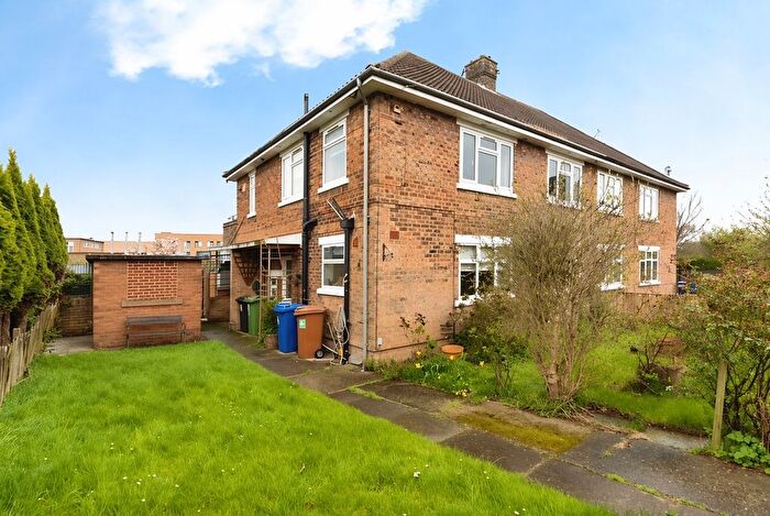 2 Bedroom Flat For Sale In Chatsworth Place, Cleethorpes, DN35