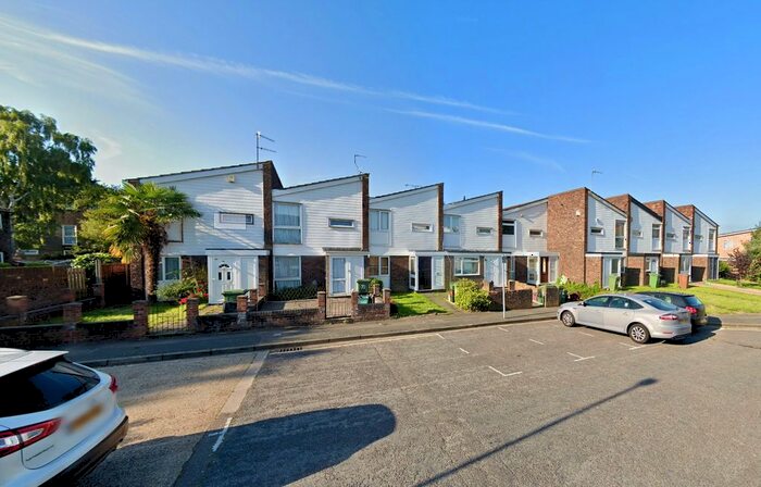 2 Bedroom Terraced House To Rent In Sydney Road, London, SE2