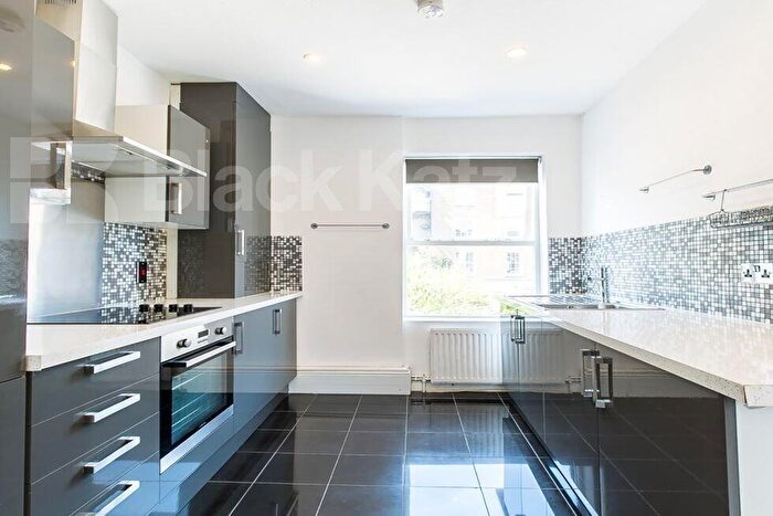 1 Bedroom Flat To Rent In Parkway, Camden Town / Regents Park, NW1