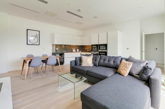 2 Bedroom Flat To Rent In Central Avenue, London, SW6