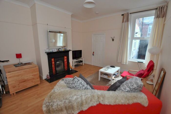 2 Bedroom Flat To Rent In Bayswater Road, Jesmond, Newcastle Upon Tyne, NE2