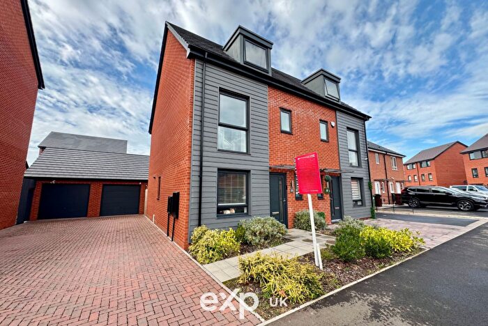 4 Bedroom Semi-Detached House For Sale In Light Hall Lane, Shirley, B90