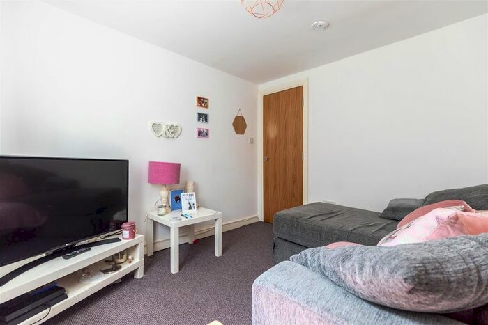 1 Bedroom Flat To Rent In Otterburn Villas, Jesmond, NE2